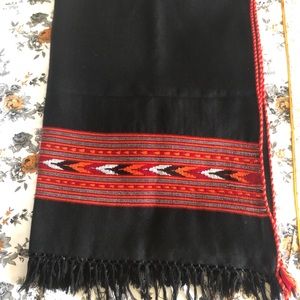 Pure woolen stole/shawl. NEW handwoven, color black,red and orange.